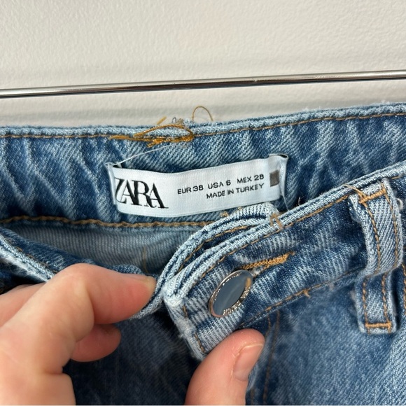 Zara High Rise Blue Flare Wide Leg Jeans Distressed Denim Split Hem Women’s 6 - Picture 3 of 6